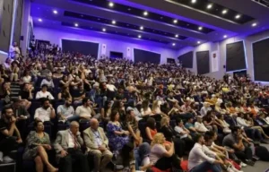 students-at-nisantasi-460x295